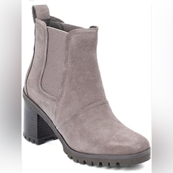 UGG NEW Waterproof hazel Chelsea suede heeled ankle booties basically brand new - Picture 4 of 16